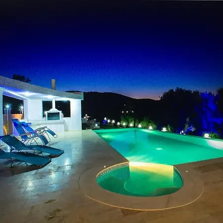 Villa With Pool *