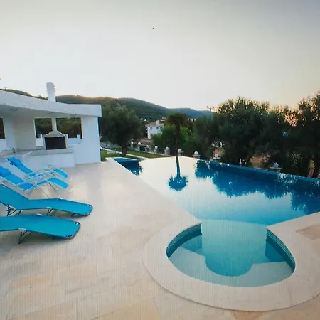 Villa With Pool Urla